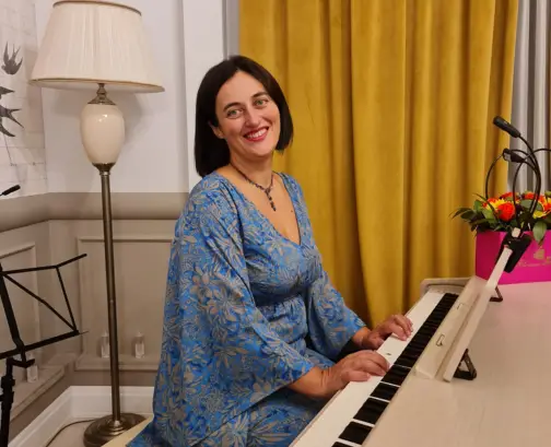 stare-de-bine-cu-eva Eva la pian